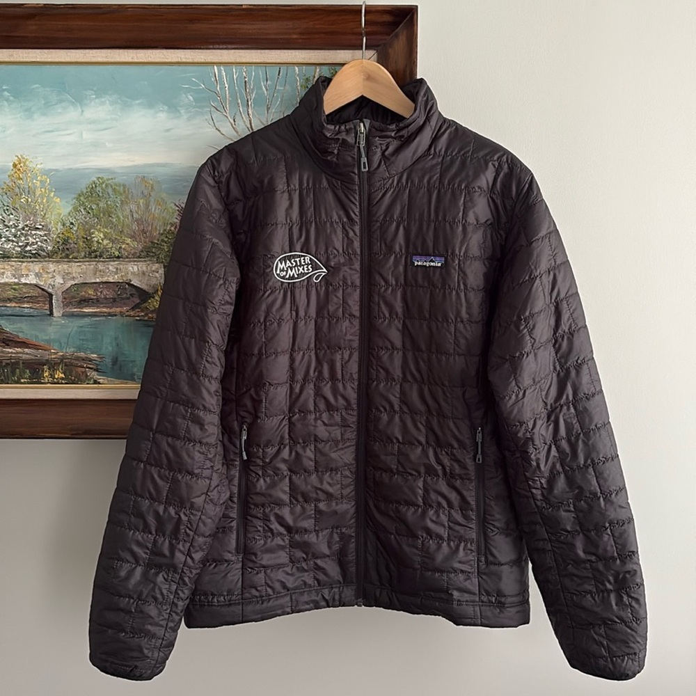 Patagonia Men’s Black Puffer Jacket Lightweight Quilted Design
